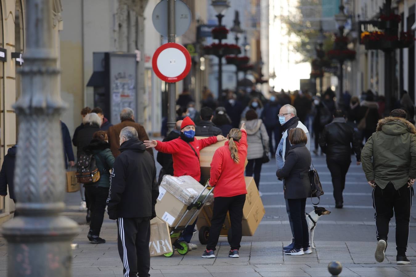 El ambiente de compras en el Centro y Santa Rosa, en imágenes