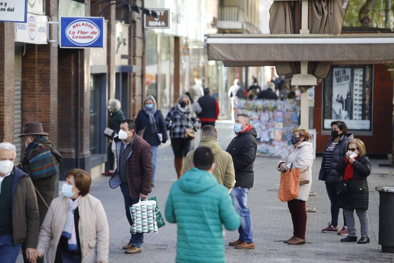 El ambiente de compras en el Centro y Santa Rosa, en imágenes