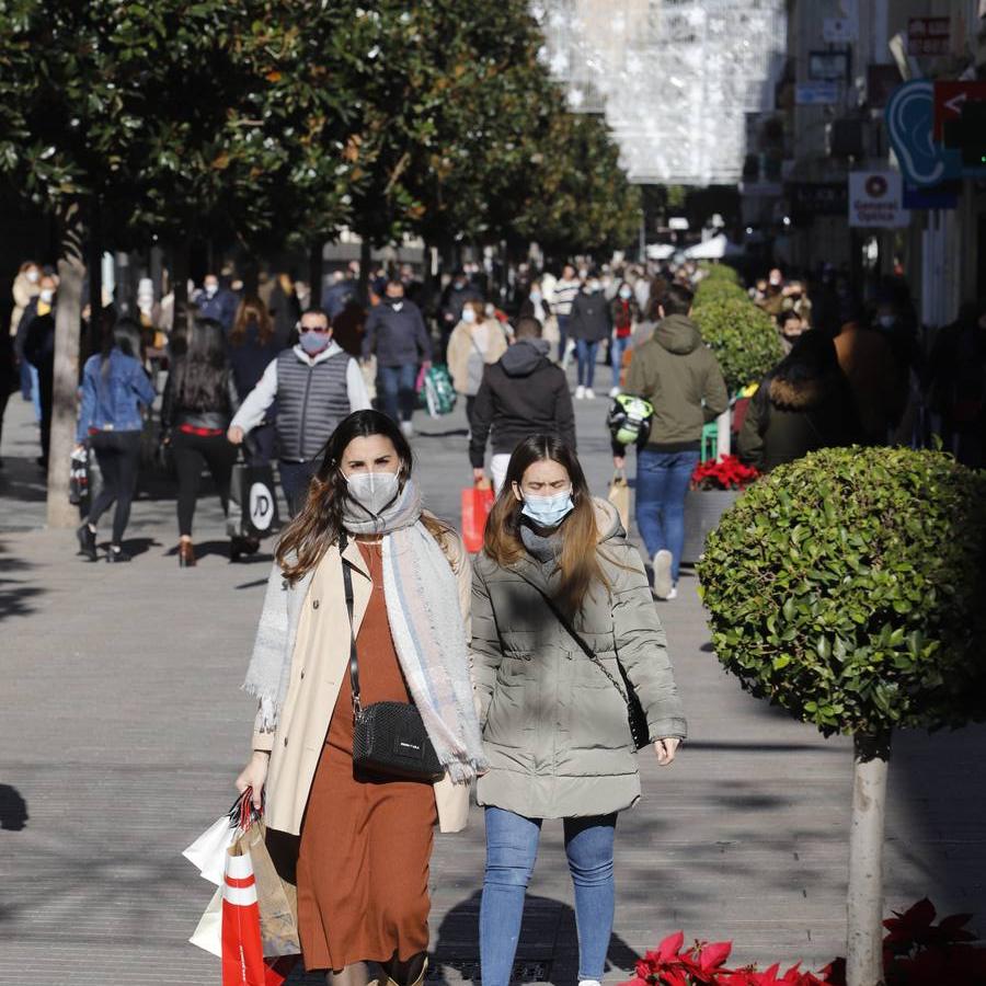 El ambiente de compras en el Centro y Santa Rosa, en imágenes