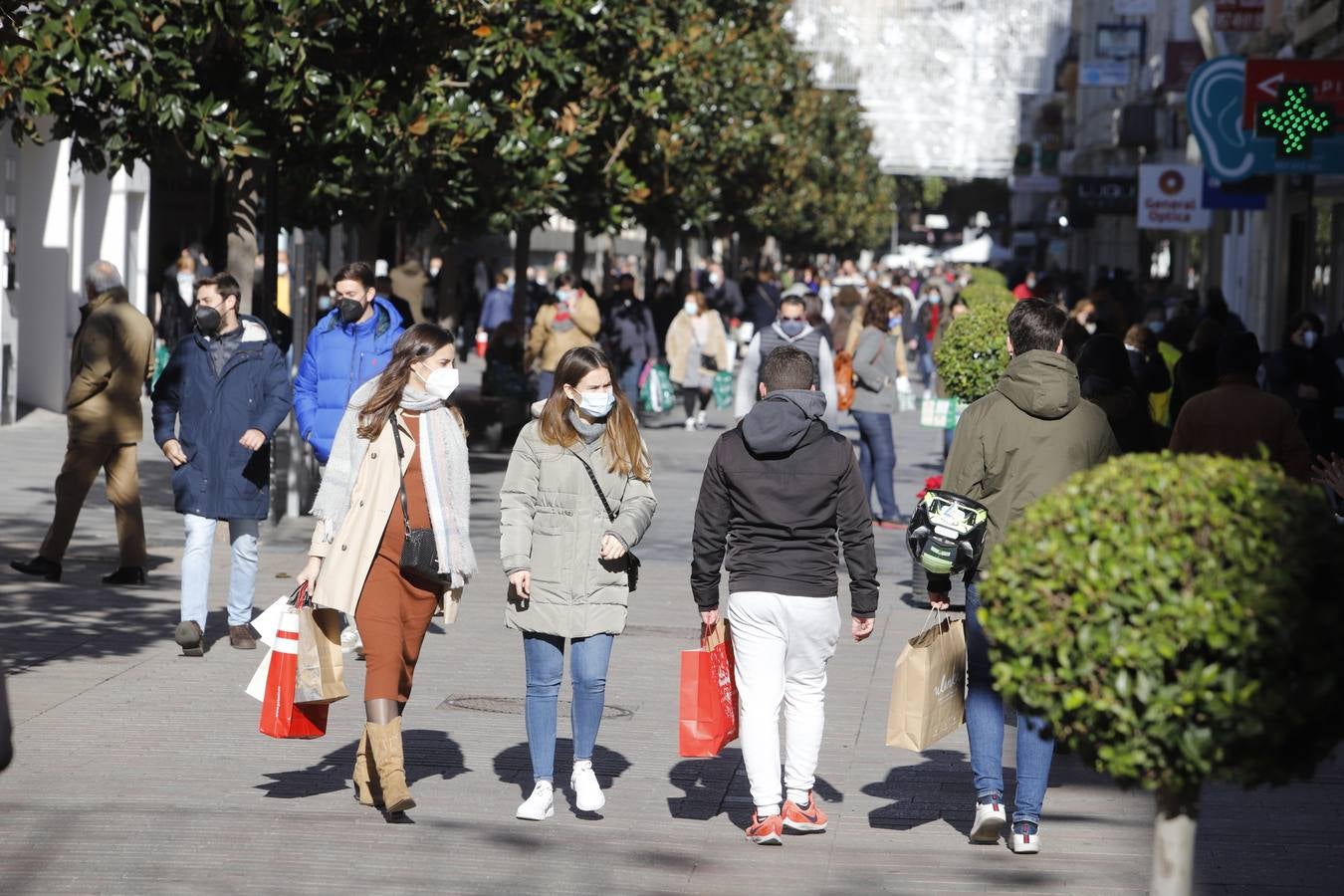 El ambiente de compras en el Centro y Santa Rosa, en imágenes