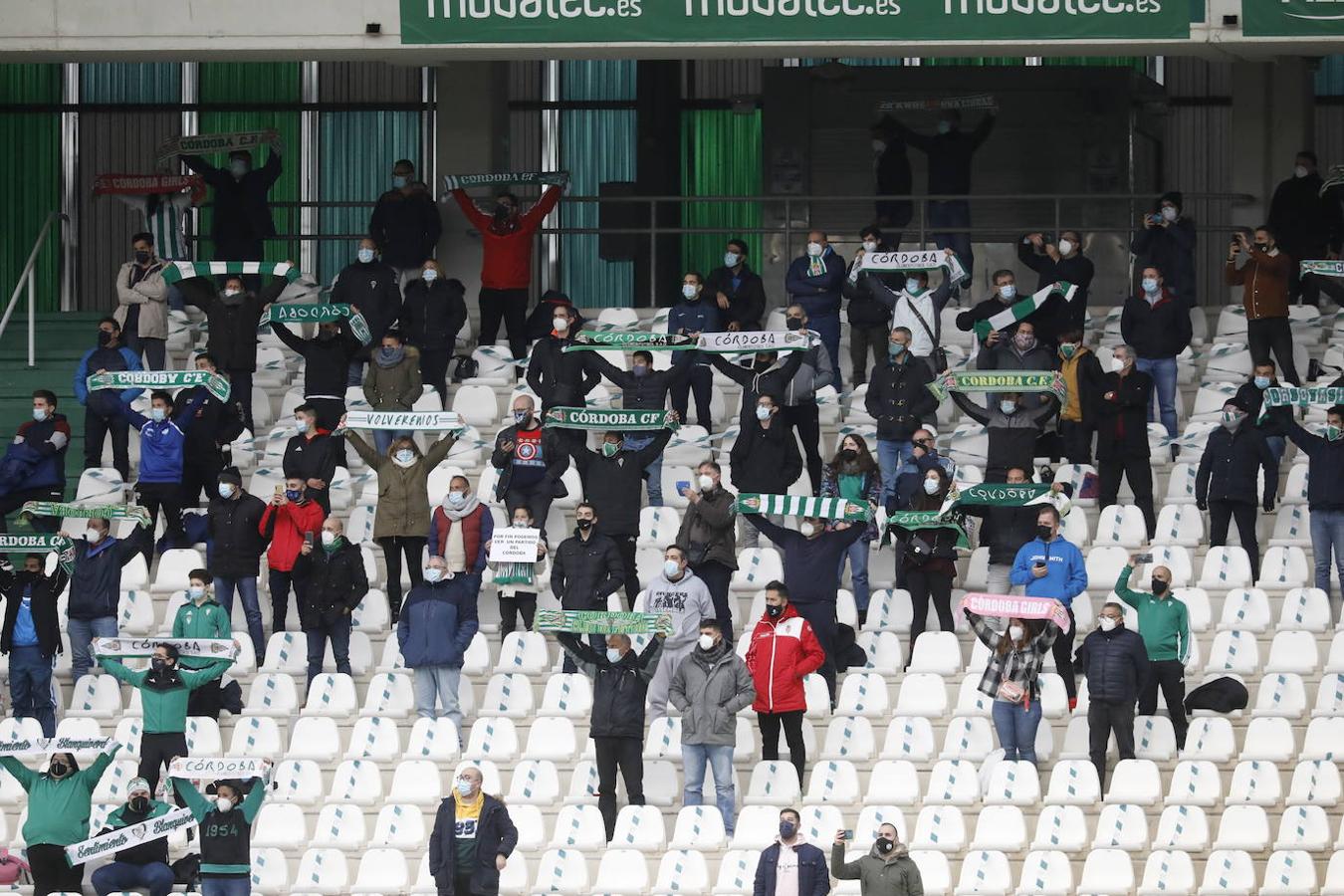 El ambientazo con 2.500 espectadores en la grada en el Córdoba CF - Getafe