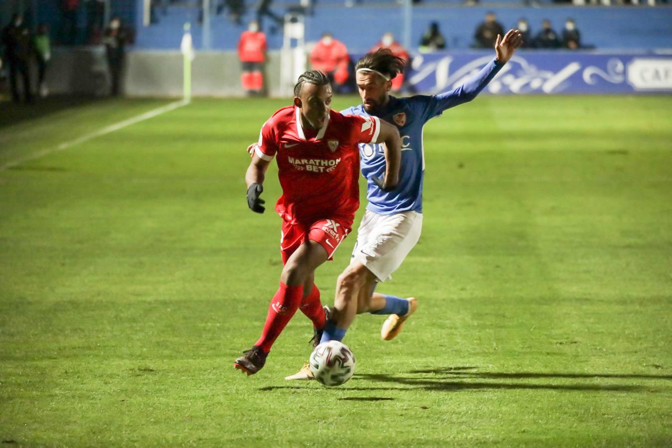 Las mejores imágenes del encuentro entre el Linares y el Sevilla F.C.