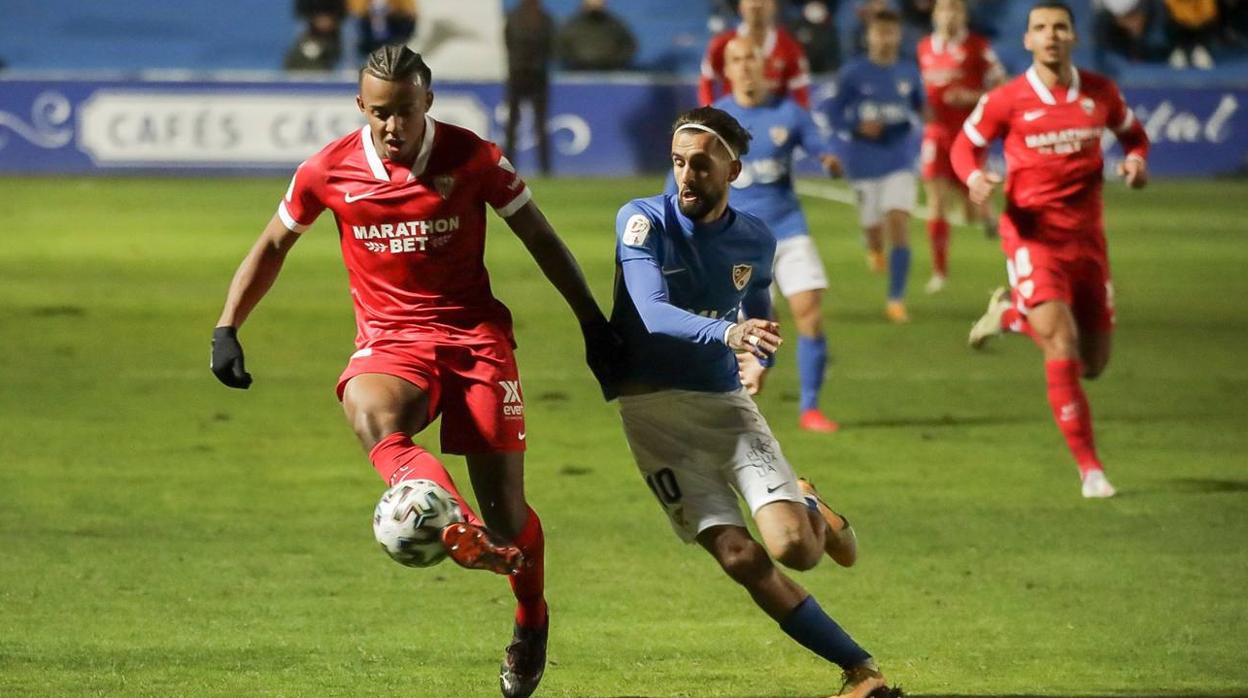 Las mejores imágenes del encuentro entre el Linares y el Sevilla F.C.