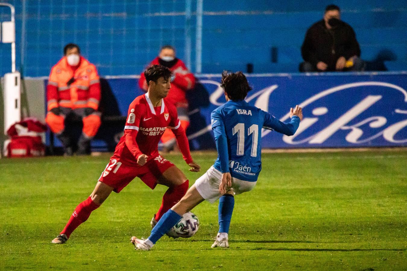 Las mejores imágenes del encuentro entre el Linares y el Sevilla F.C.