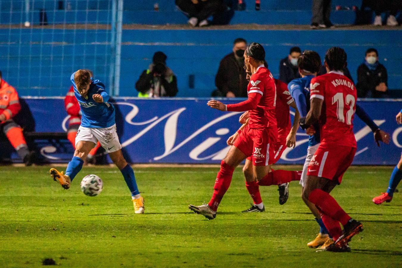 Las mejores imágenes del encuentro entre el Linares y el Sevilla F.C.