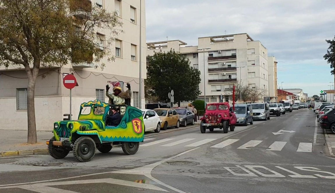 Los Reyes Magos recorren las calles de Chiclana