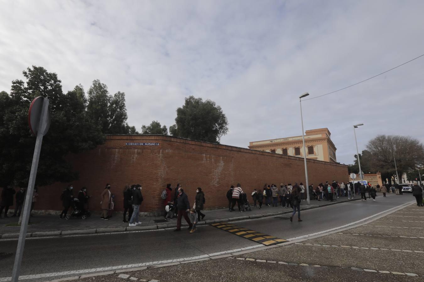 Reyes Magos de Cádiz: largas colas para ver a sus majestades