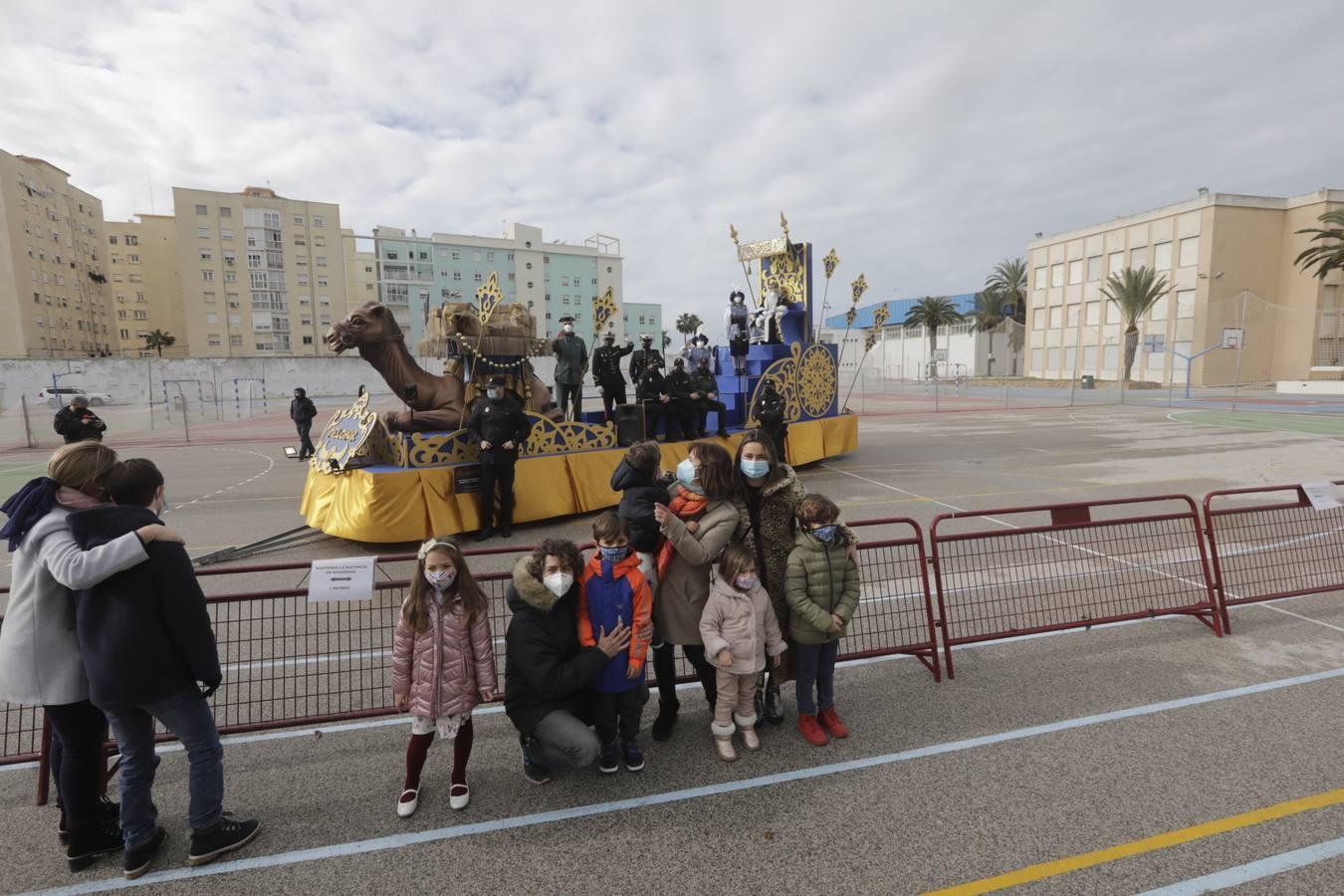 Reyes Magos de Cádiz: largas colas para ver a sus majestades