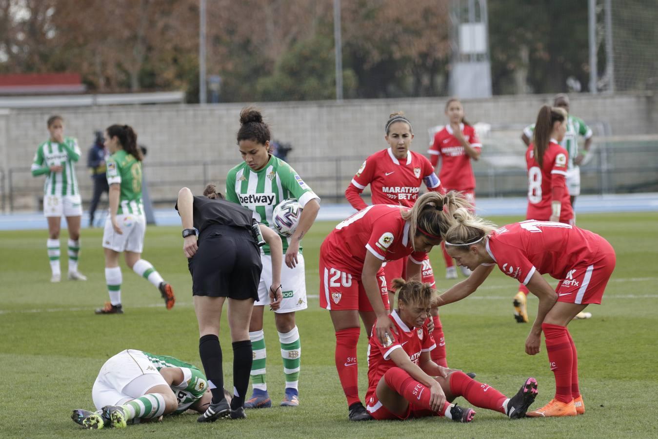 Las mejores imágenes del derbi entre el Betis Féminas y el Sevilla F.C.