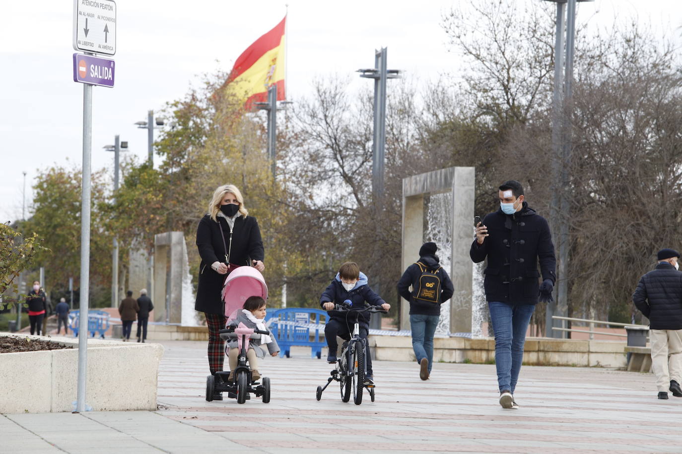 La ilusión de los niños cordobeses de la mañana de Reyes, en imágenes