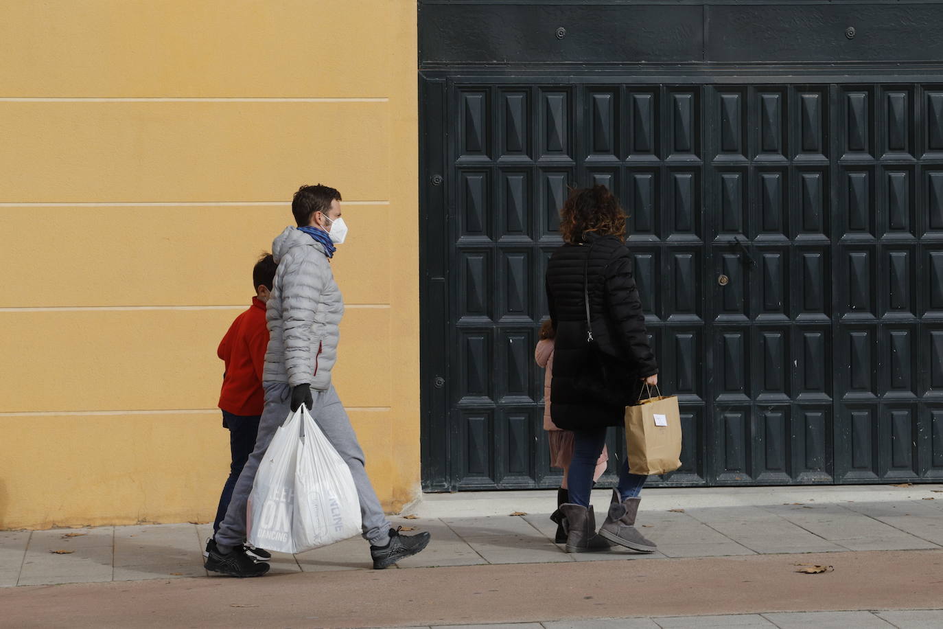 La ilusión de los niños cordobeses de la mañana de Reyes, en imágenes