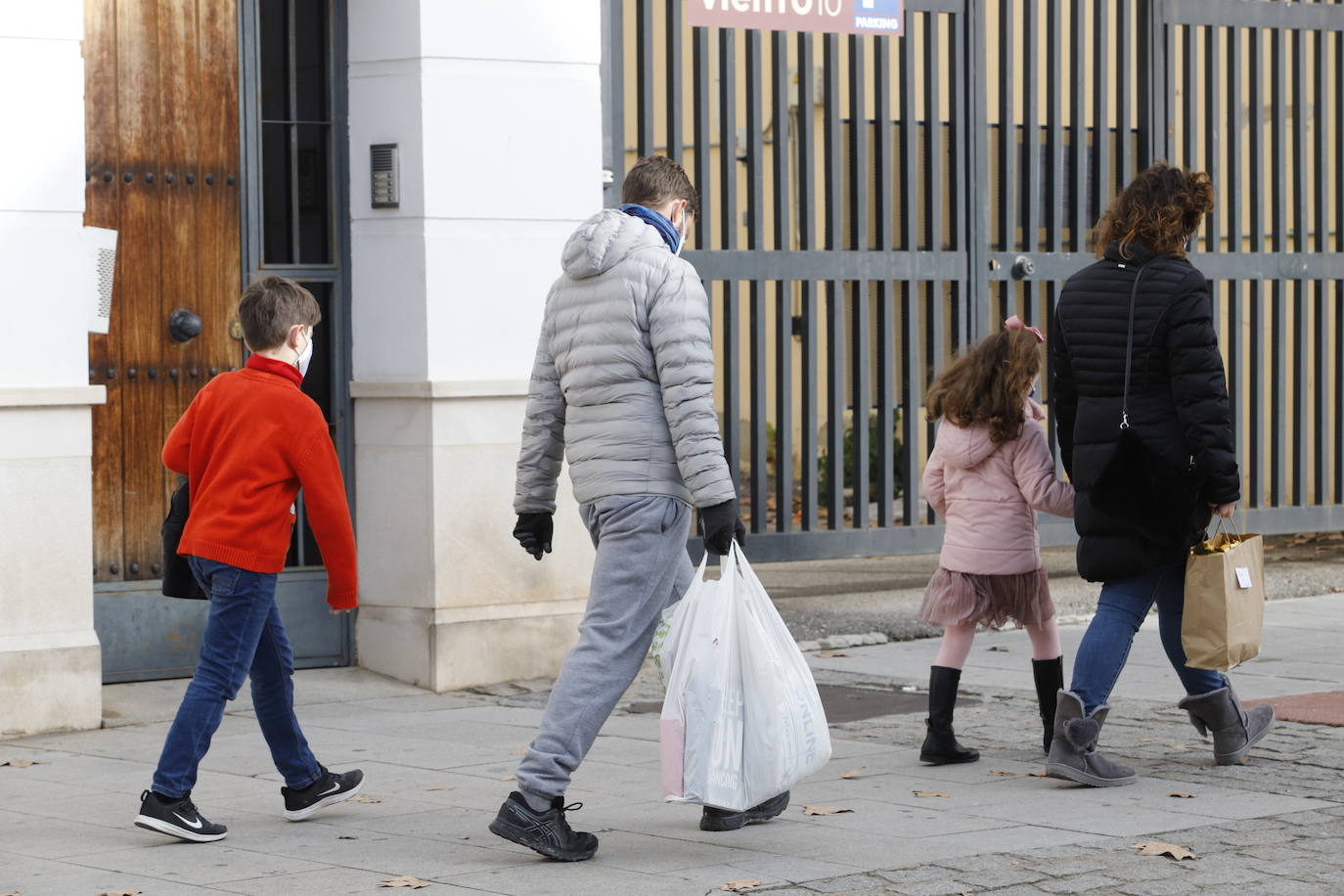 La ilusión de los niños cordobeses de la mañana de Reyes, en imágenes