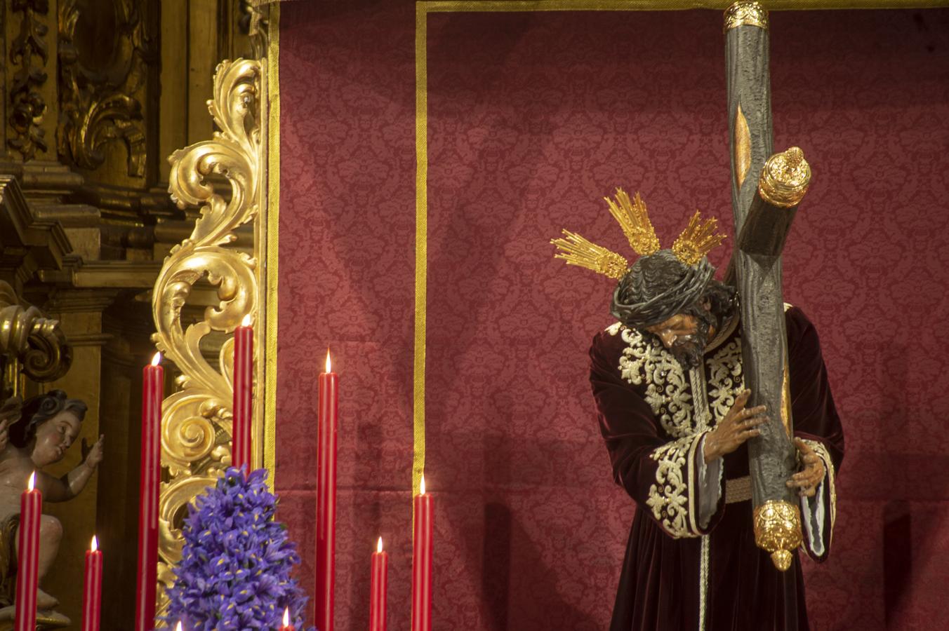 Altar de novena del Señor de Pasión