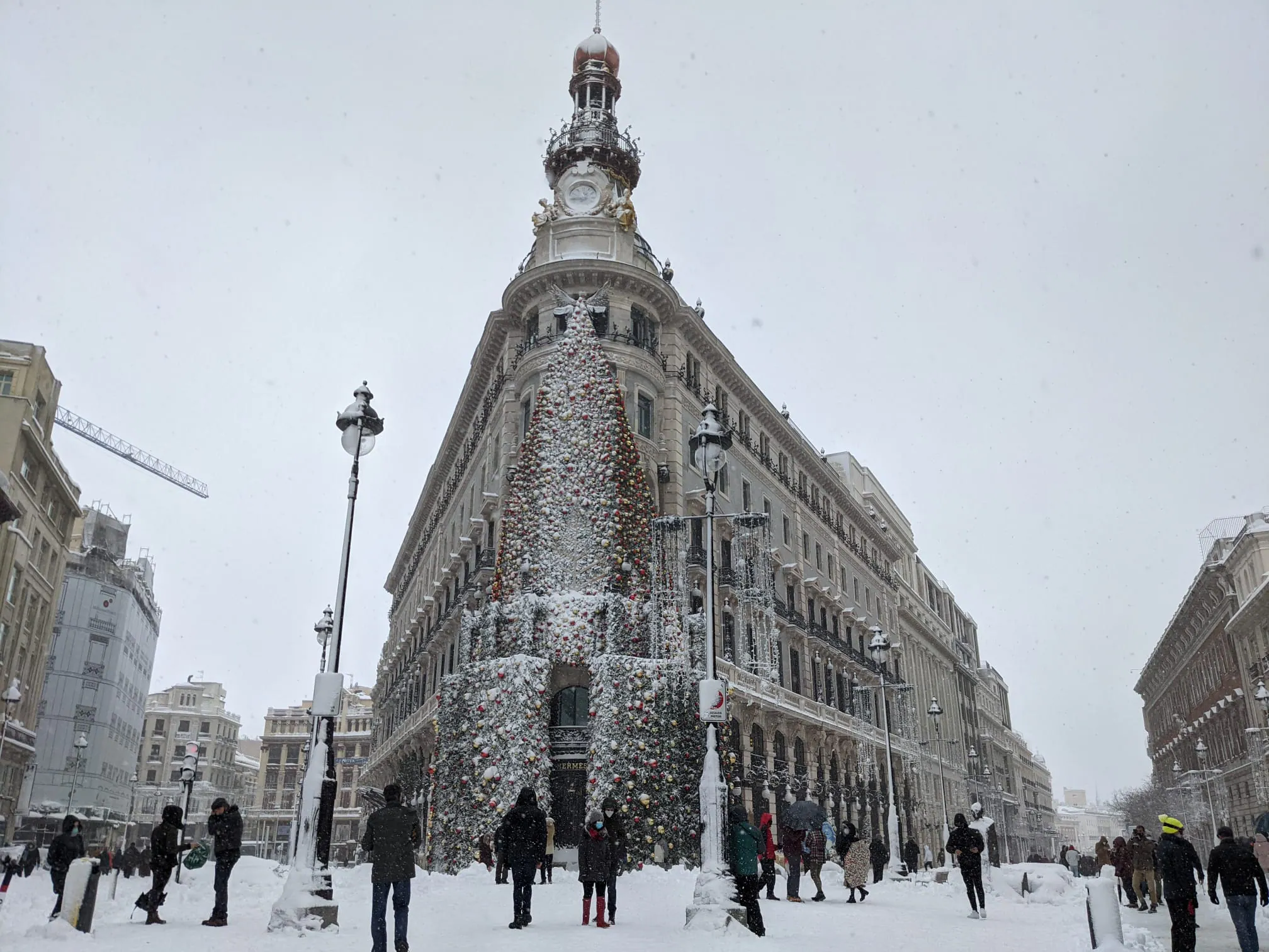 La nieve ha colapsado el centro de Madrid como hacía décadas que no se veía. 