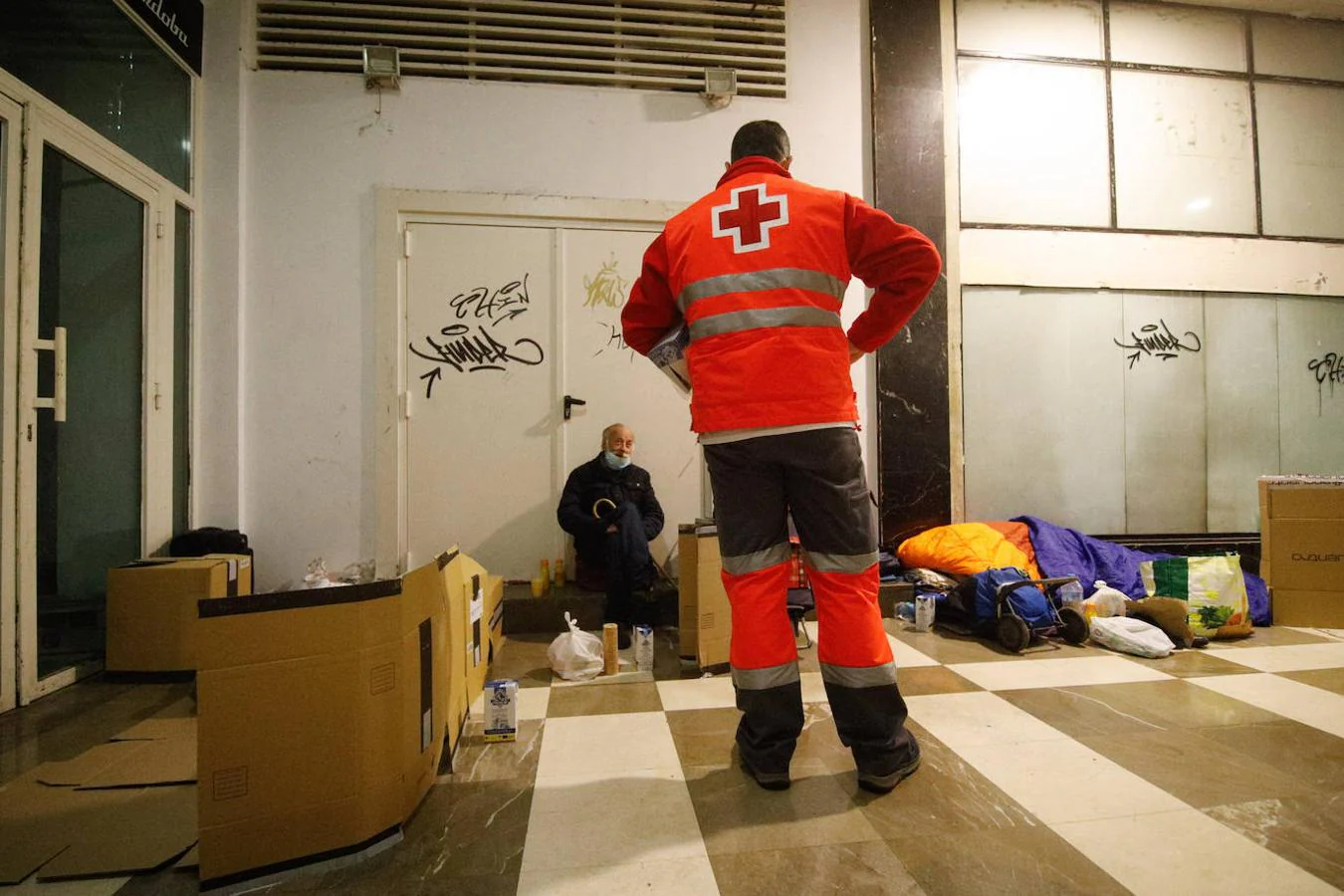 El trabajo de la Cruz Roja de Córdoba con los sintecho, en imágenes