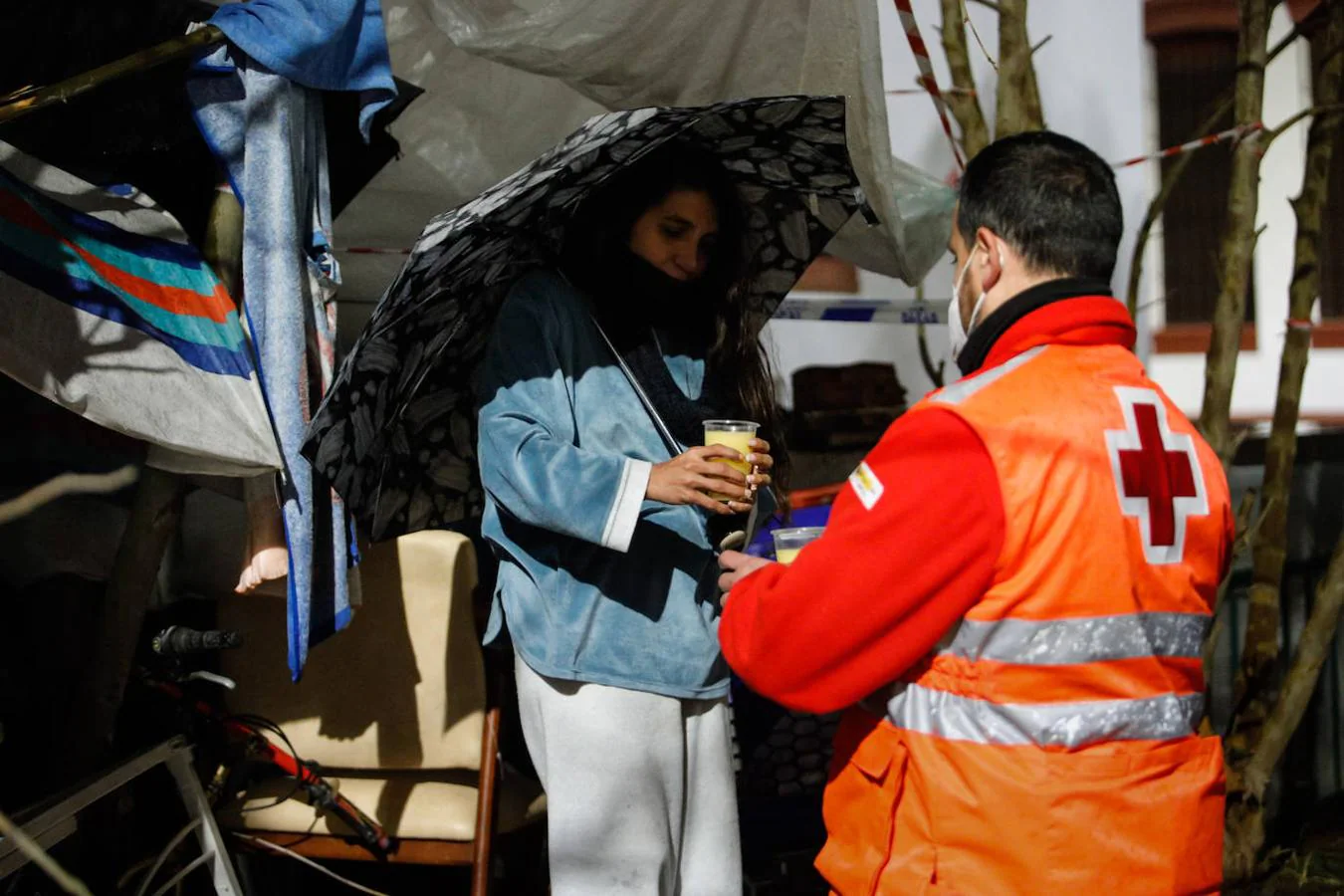 El trabajo de la Cruz Roja de Córdoba con los sintecho, en imágenes