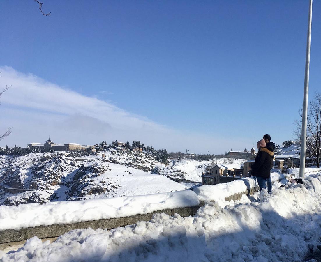 La belleza de Toledo nevado desde el Valle