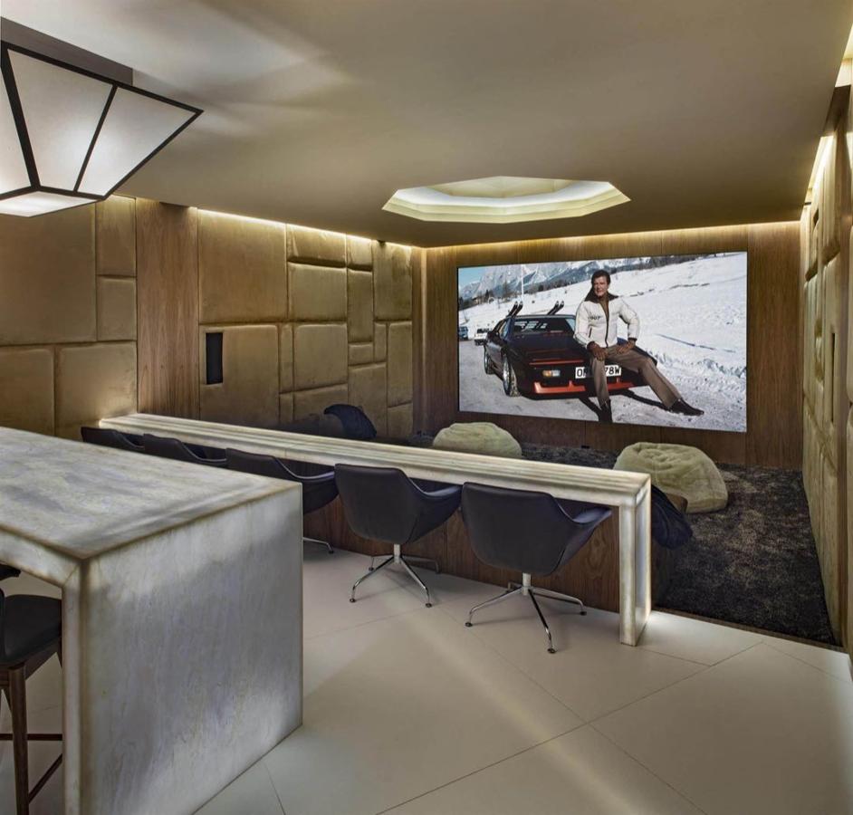 La mansión que Kylie Jenner ha alquilado en Aspen. No falta tampoco una sala de cine, otra de teatro, un gimnasio y Spa además de 7 habitaciones y 9 baños.