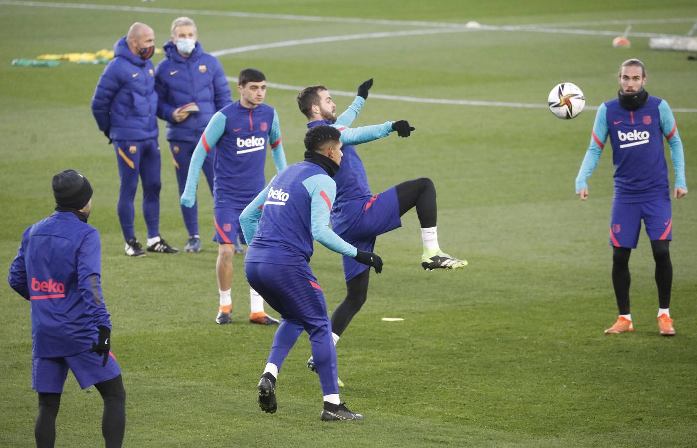 El entrenamiento del Barcelona en El Arcángel en Córdoba, en imágenes