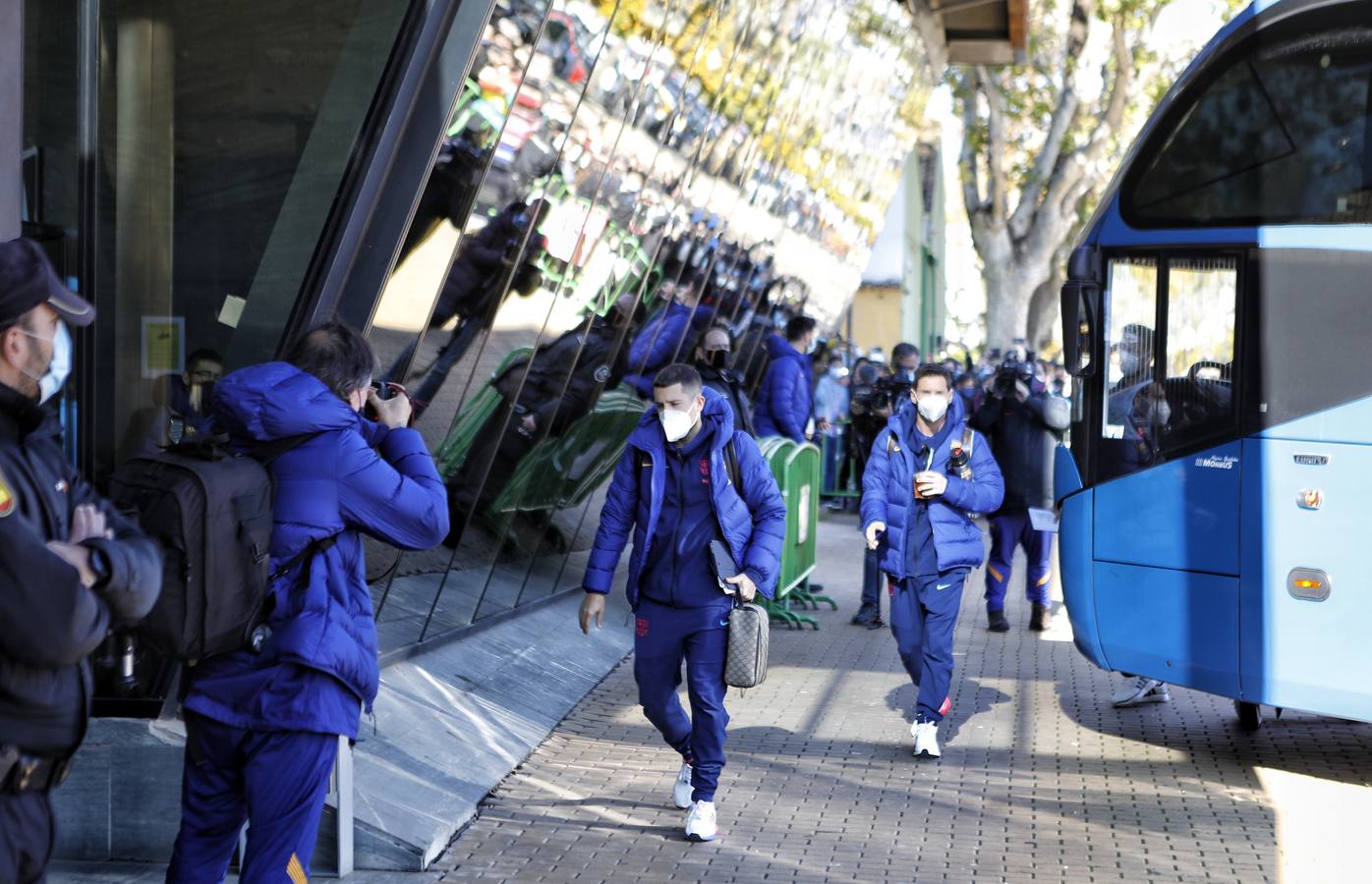 En imágenes, la llegada del Barcelona a Córdoba para disputar la Supercopa