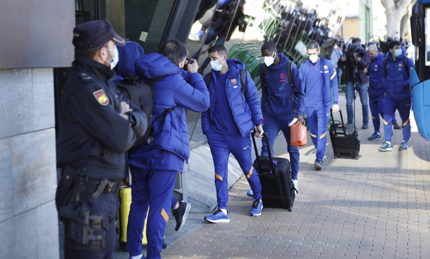 En imágenes, la llegada del Barcelona a Córdoba para disputar la Supercopa