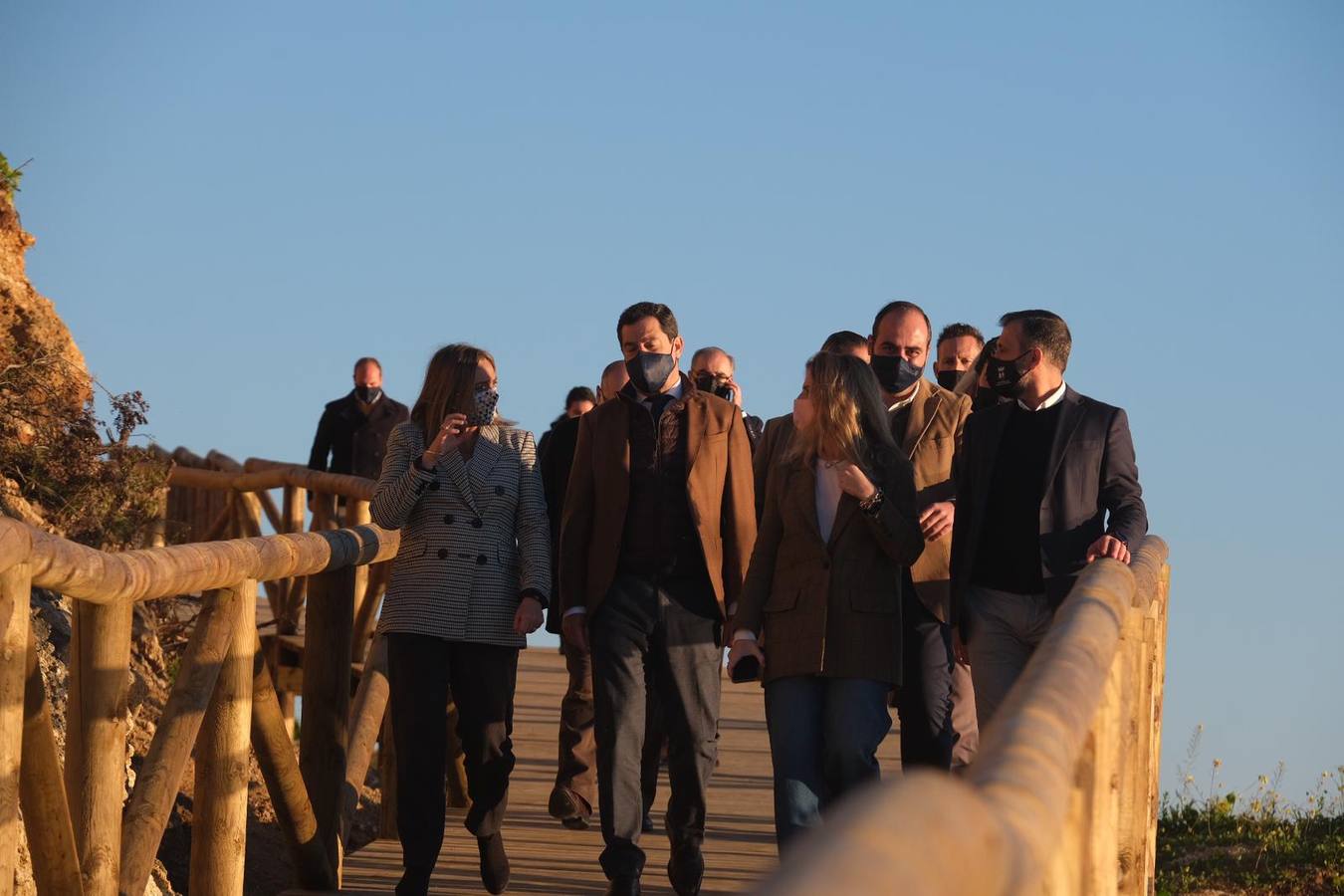 FOTOS: Así ha sido la visita de Juanma Moreno a Cádiz