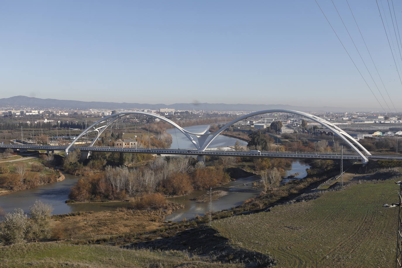 El esbelto aspecto del puente de Ibn Firnás de Córdoba que cumple 10 años, en imágenes