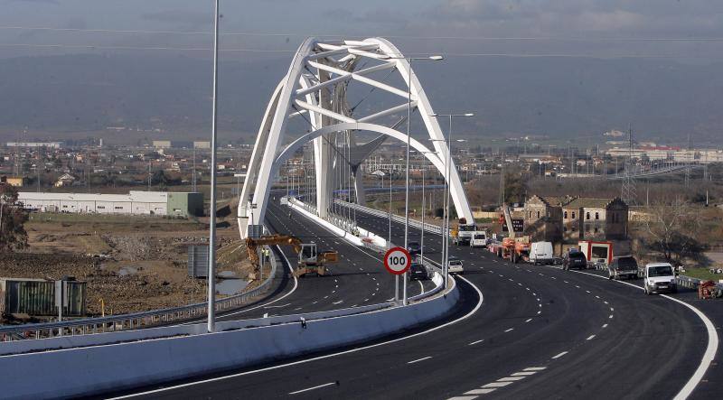 Una década del puente de Ibn Firnás de Córdoba, en imágenes