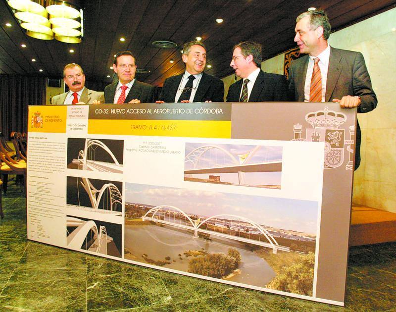 Una década del puente de Ibn Firnás de Córdoba, en imágenes