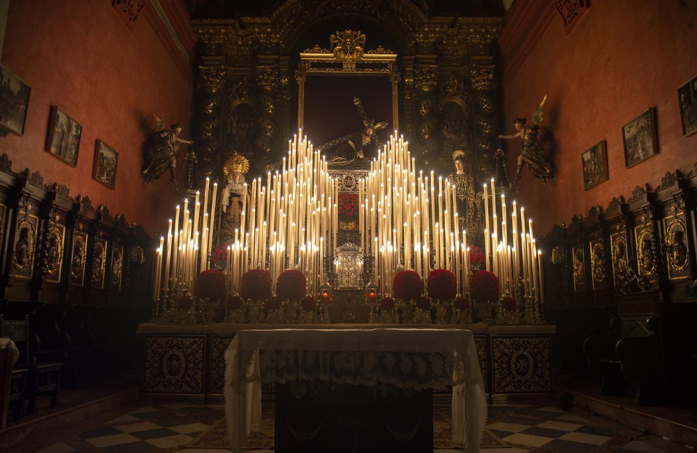 Los titulares de las Penas, a la luz de las velas