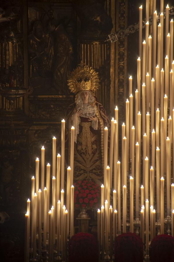 Los titulares de las Penas, a la luz de las velas