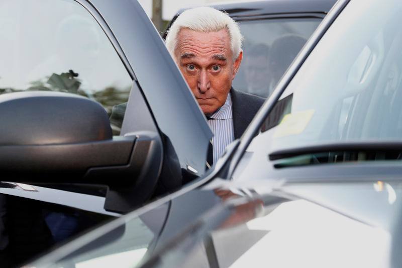Los asesores en la sombra (bis). Roger Stone, exasesor de campaña del presidente de Estados Unidos, Donald Trump, sale del Tribunal de Distrito de Estados Unidos