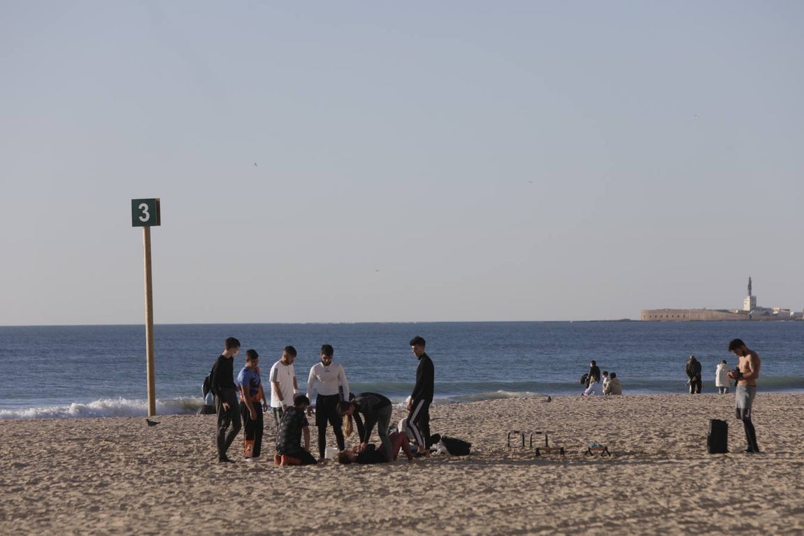 Ambiente en Cádiz horas antes del inicio de las nuevas restricciones