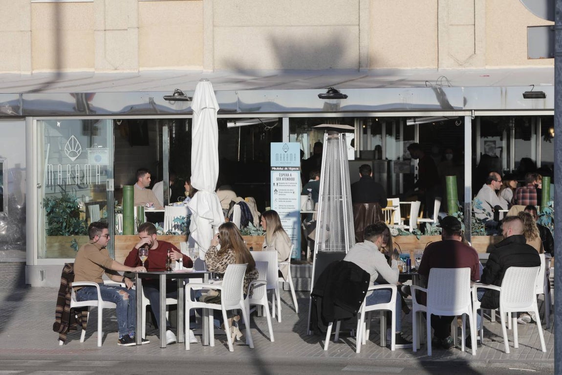 Ambiente en Cádiz horas antes del inicio de las nuevas restricciones