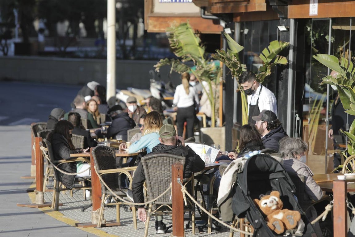 Ambiente en Cádiz horas antes del inicio de las nuevas restricciones