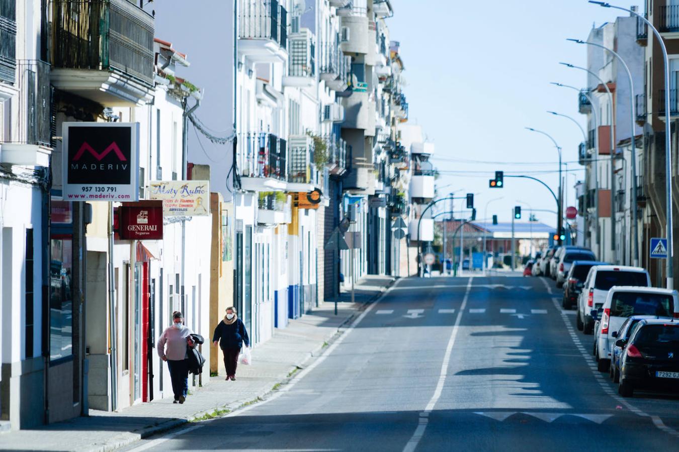 En imágenes, la primera jornada de nuevas restricciones en Córdoba, Pozoblanco y Lucena