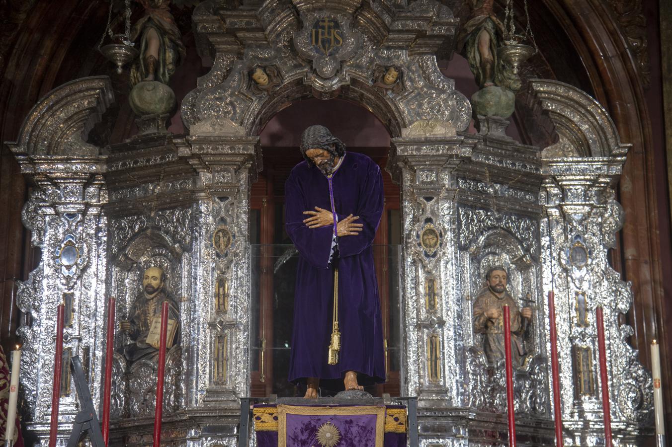 Subida del Señor de Pasión a su altar