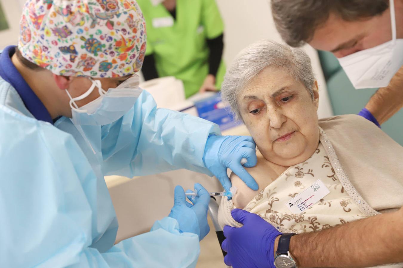 Arranca la vacunación de la segunda dosis Covid en Córdoba, en imágenes