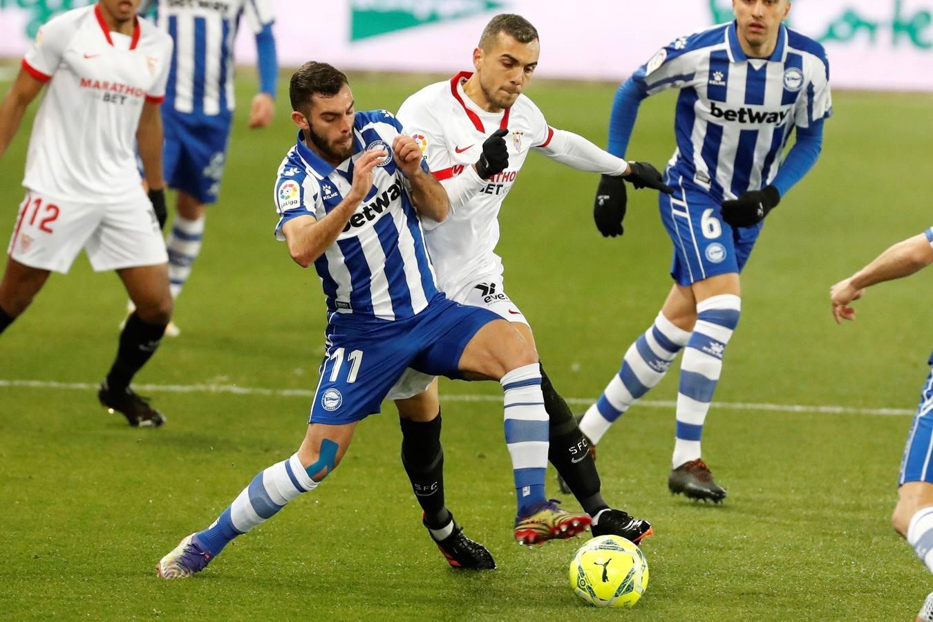 Las mejores imágenes del partido entre el Alavés y el Sevilla