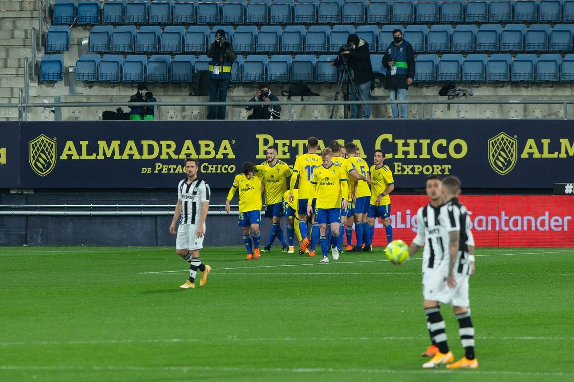 FOTOS: Las imágenes del Cádiz - Levante