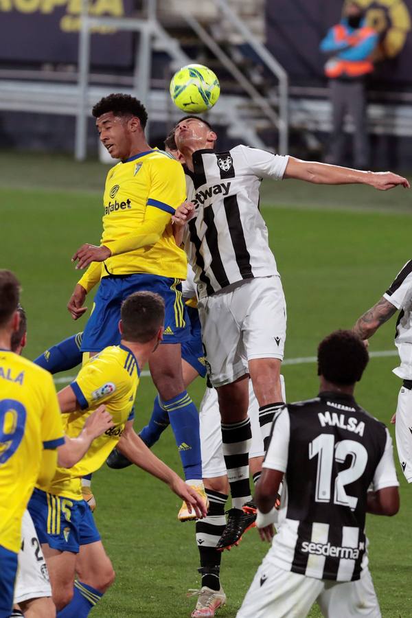 FOTOS: Las imágenes del Cádiz - Levante