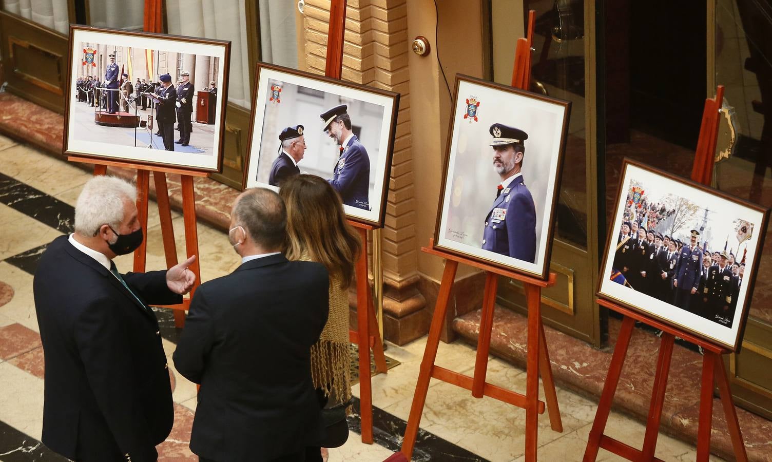 Fotogalería: La exposición fotográfica de Gerardo Lucio dedicada al Rey Felipe VI en Sevilla