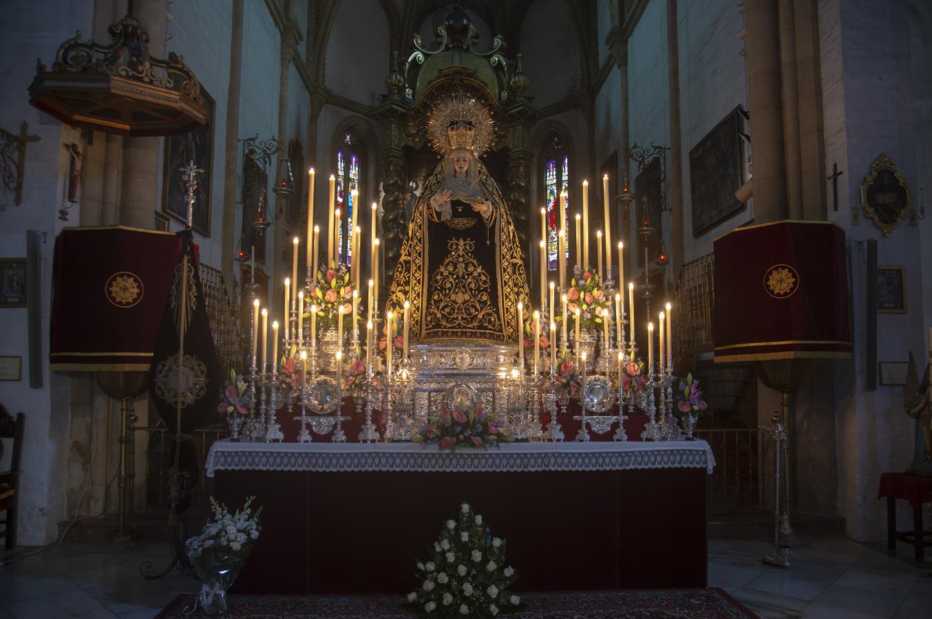 El altar del 75 aniversario de la Virgen de Gracia y Amparo