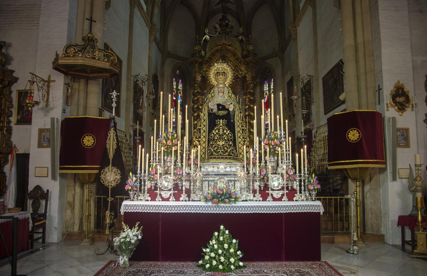 El altar del 75 aniversario de la Virgen de Gracia y Amparo