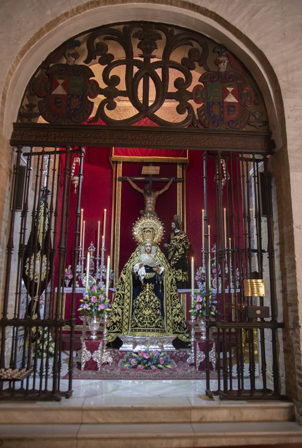 La Virgen de Gracia y Amparo de los Javieres en su capilla