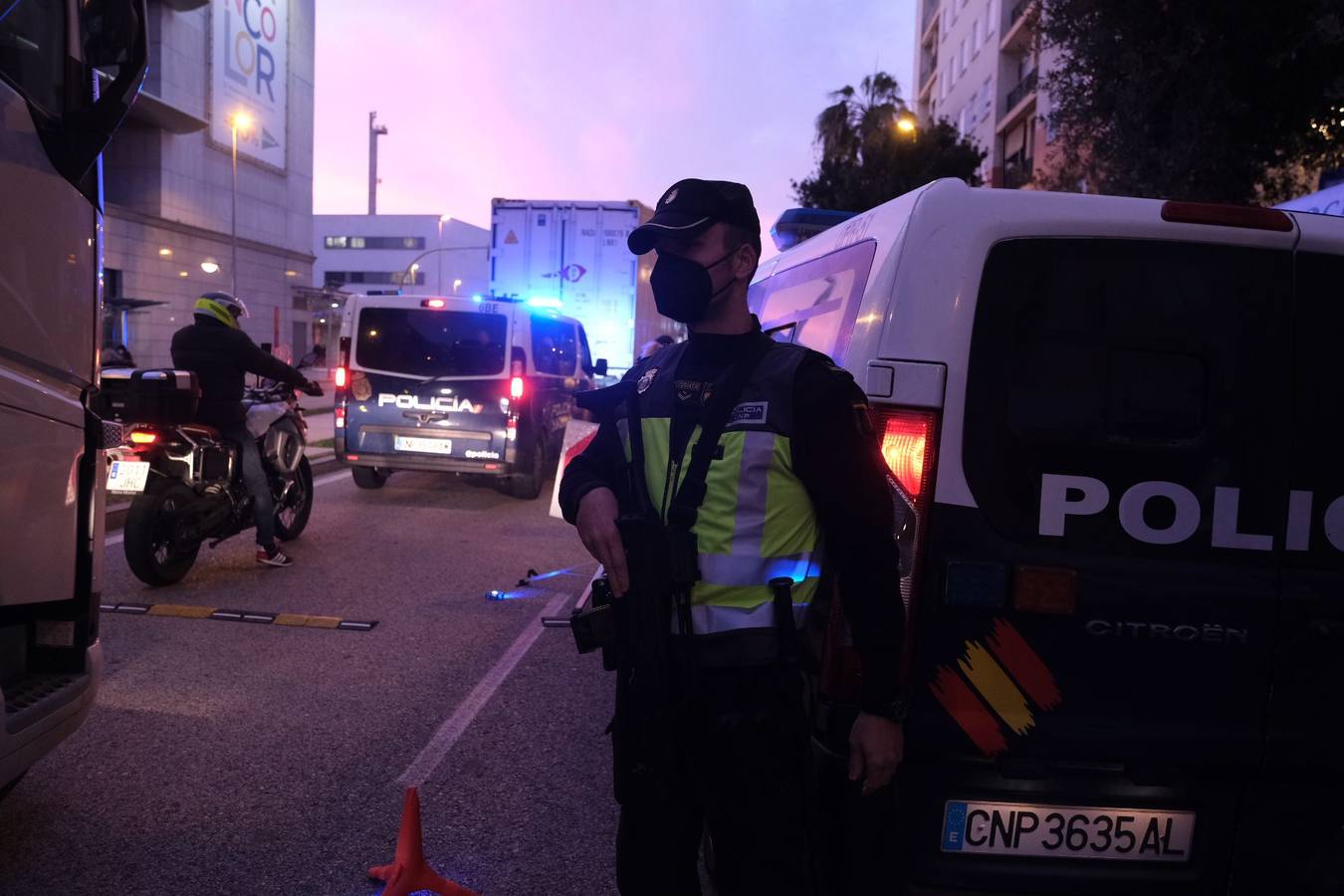 FOTOS: Controles en la entrada de Cádiz para vigilar el cierre perimetral