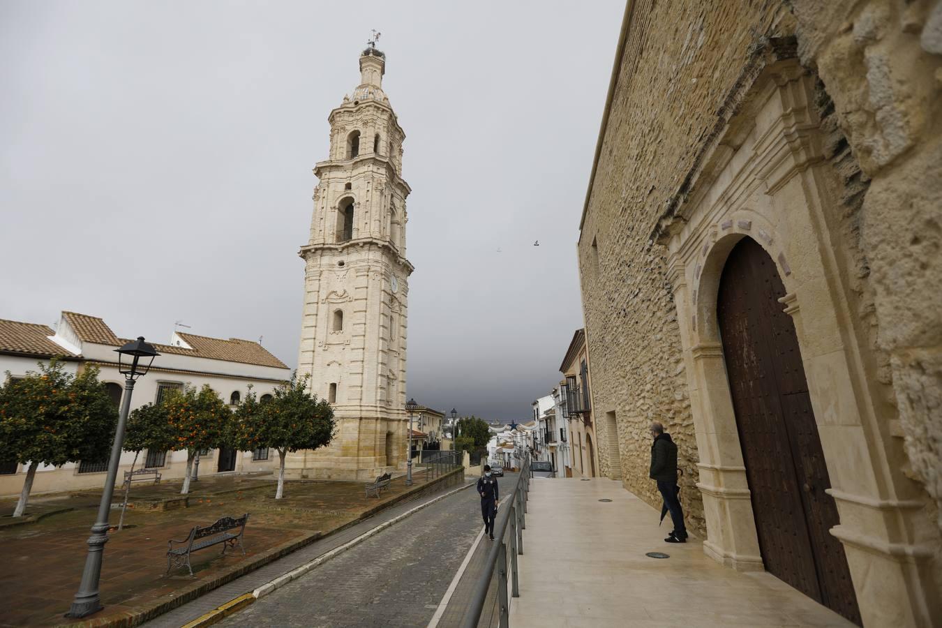 La vida cotidiana en Aguilar tras perder la cruz, en imágenes