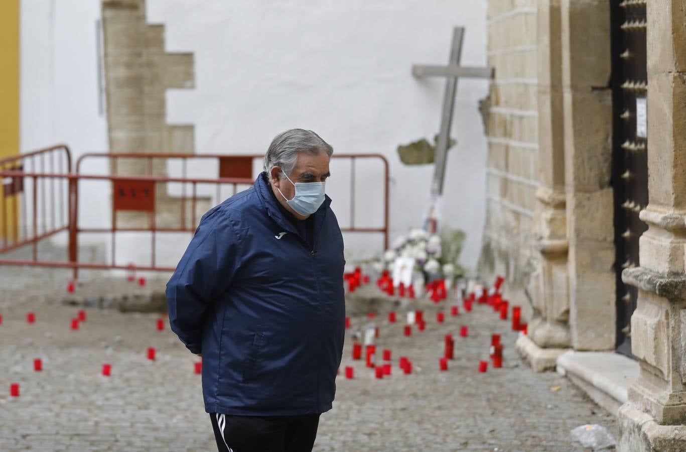 La vida cotidiana en Aguilar tras perder la cruz, en imágenes