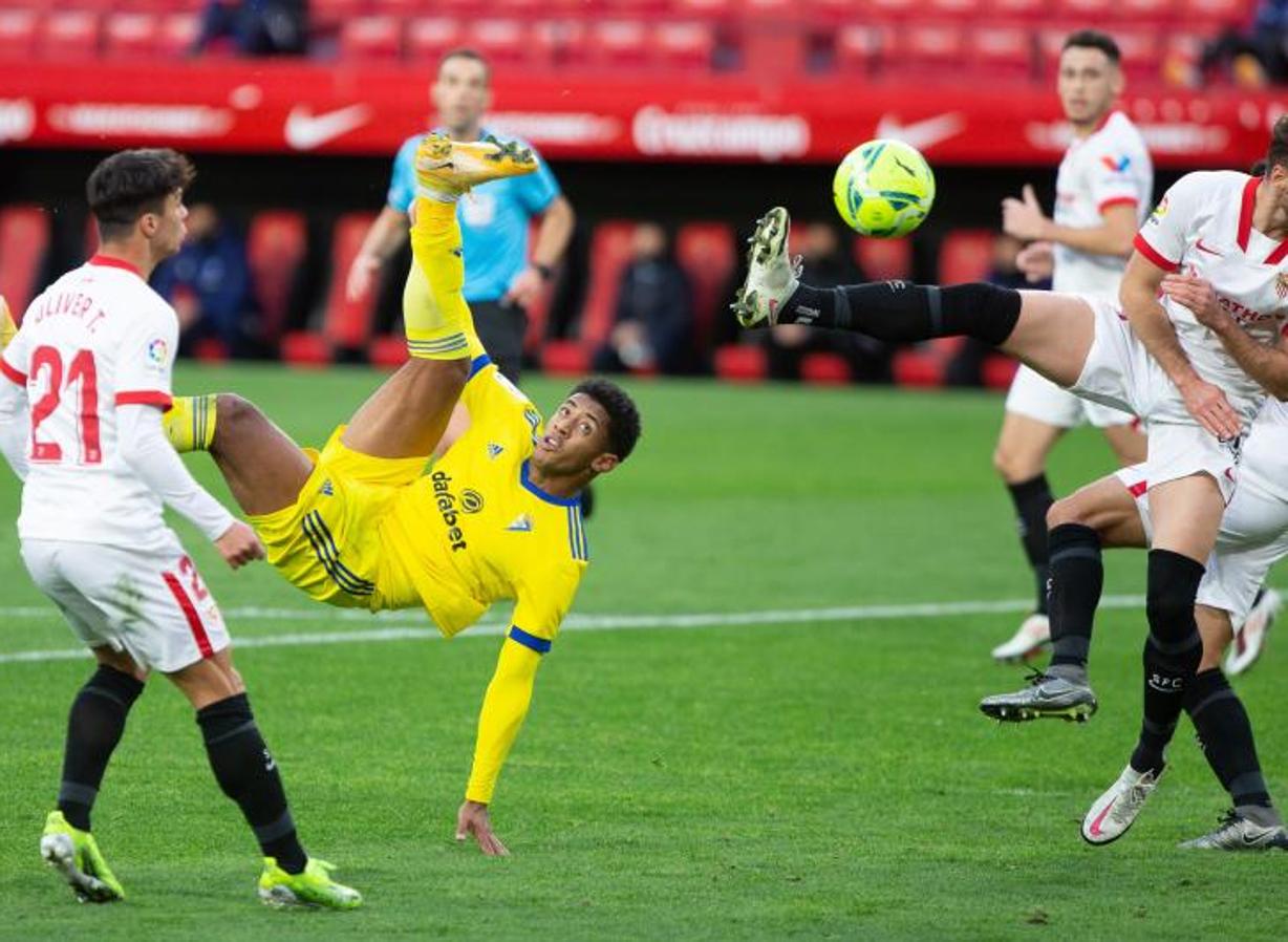 Galería del Sevilla - Cádiz. Las mejores imágenes del derbi andaluz