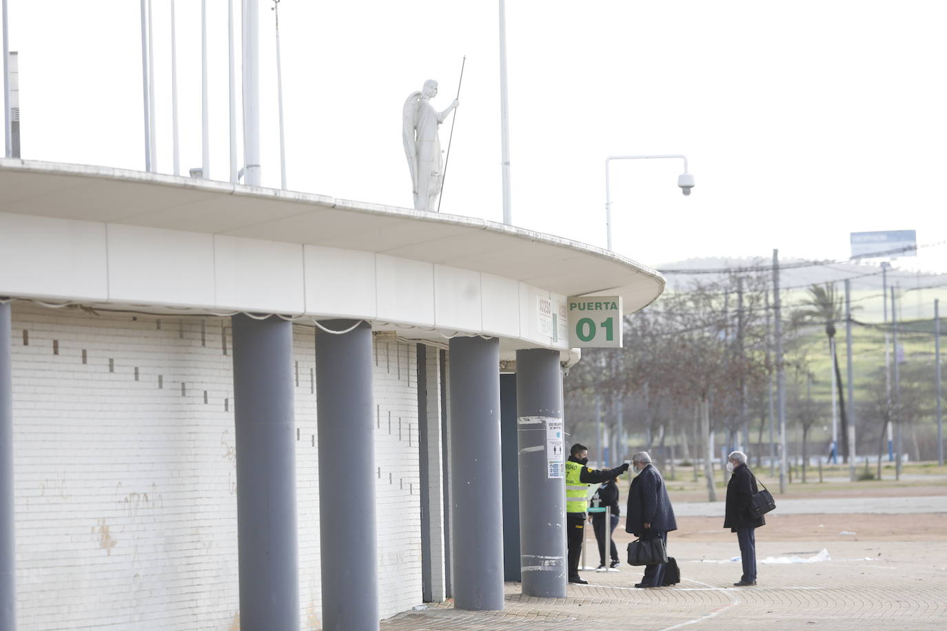 El silencio de El Arcángel vacío en el Córdoba CF - Yeclano, en imágenes